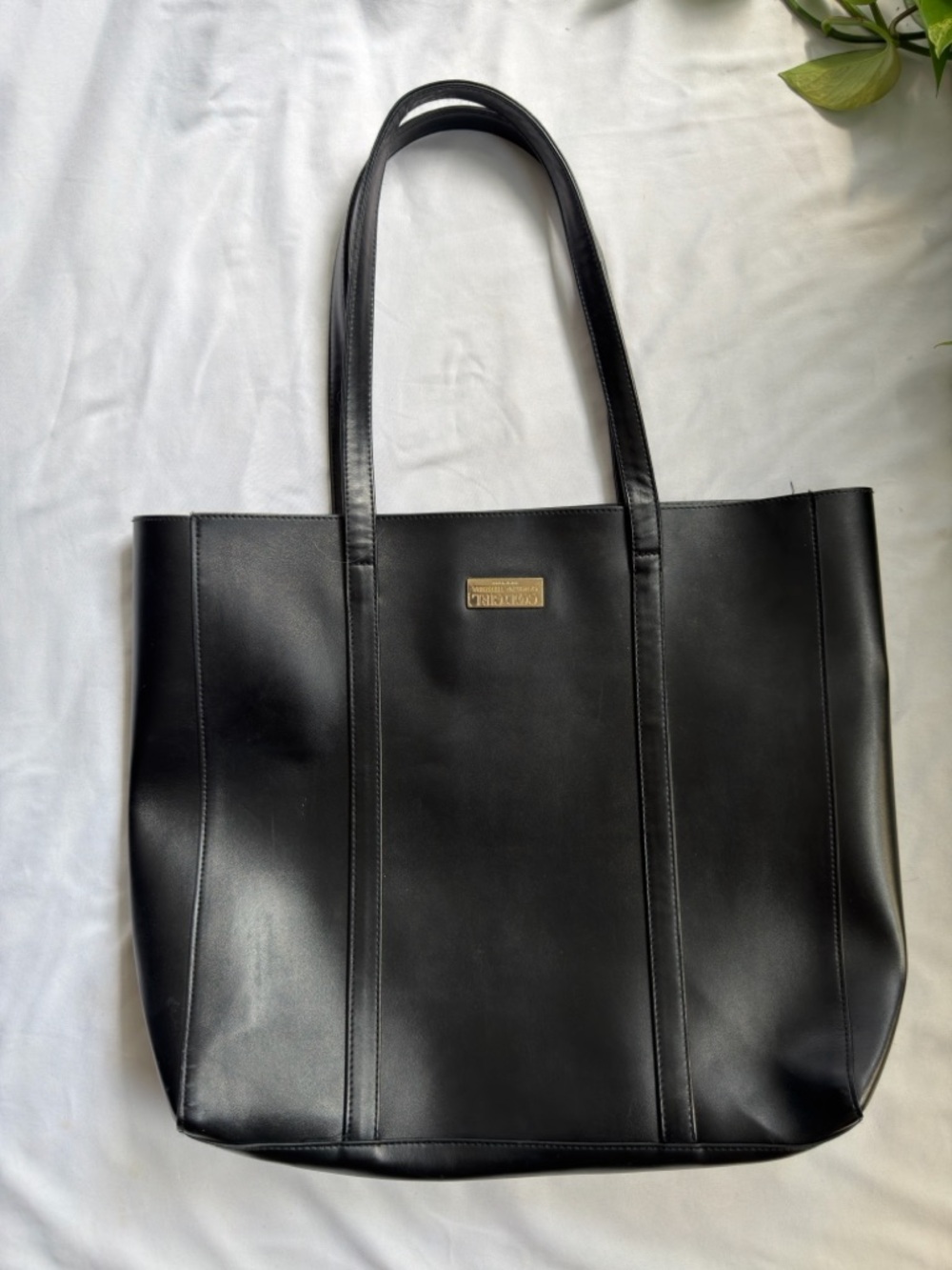 Classic Black Leather Tote Bag by Carolina Herrera Good Girl